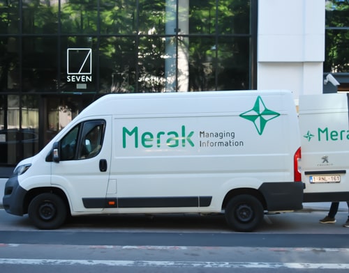 Photo d'une camionette de Merak lors d'une collecte